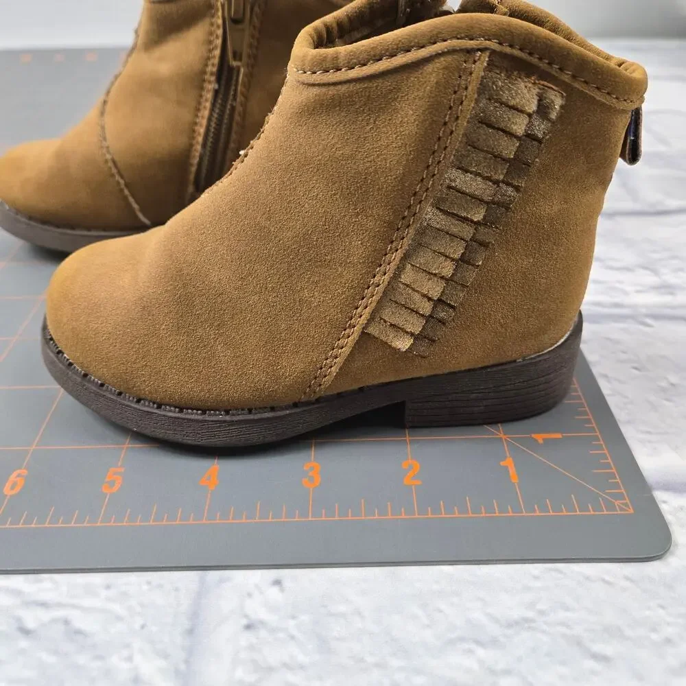 OshKosh B'Gosh Tan Faux Suede Booties Shoes Fringe size 6 Baby Girl's Lug Sole